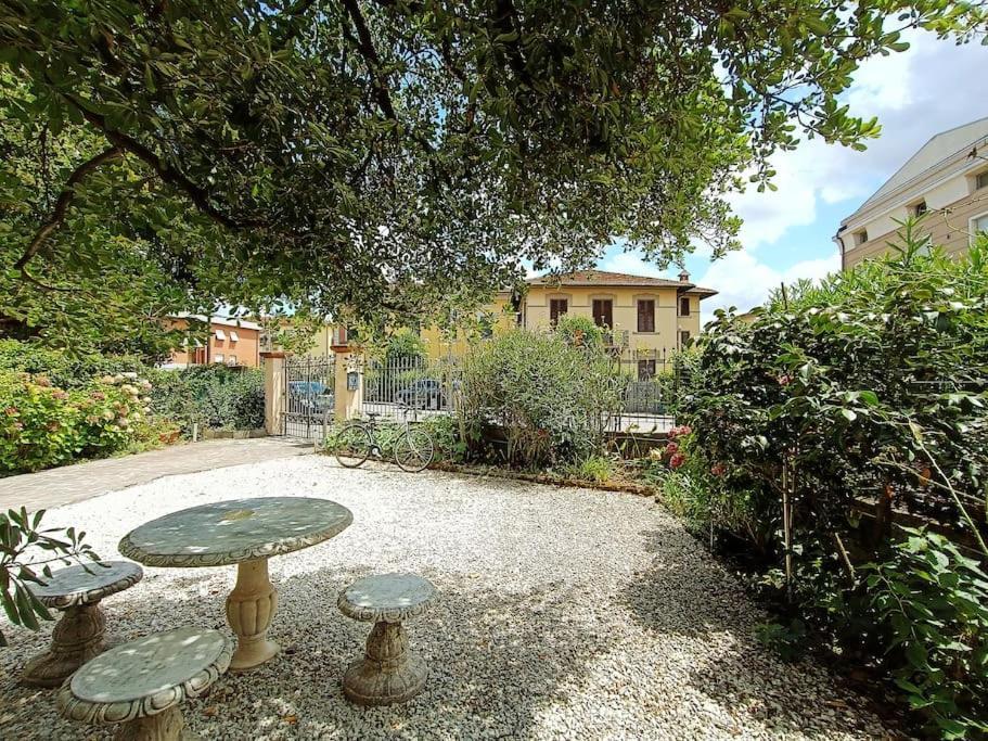 Just Outside The Wall: Free A/C, Bikes And Wifi Lucca Exterior photo